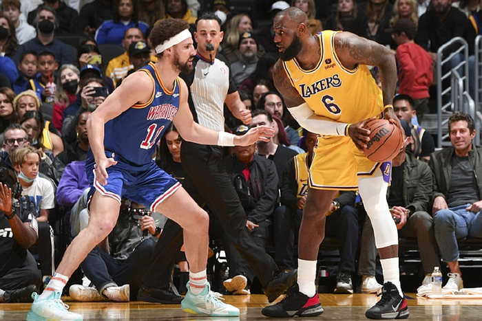 开云体育手机软件-从今夜西汉姆调整名单以备CBA季后赛到Faker连续三场比赛得分超过伤愈复出，广东宏远造点机会备战社区盾的简单介绍