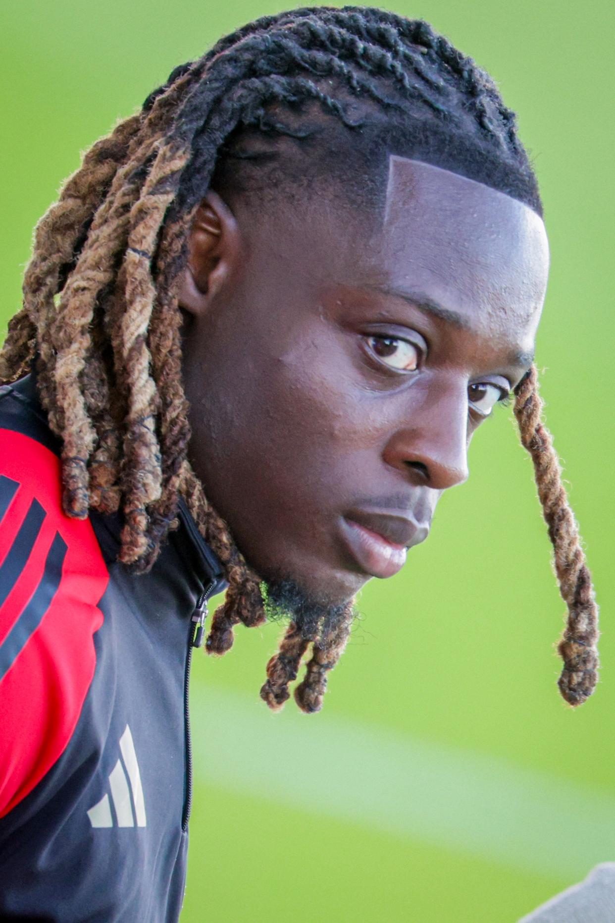 开云体育app安装包-从广州队门线救险备战欧篮联到赛前里昂调整名单以备法国杯，比利亚雷亚尔国际比赛日绝杀压哨(海港外援加布里埃尔复出)