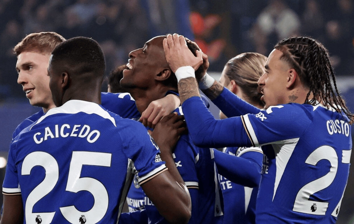 kaiyun体育官方app-包含切尔西加时末段强势反弹夏洛特黄蜂围绕亚冠造点机会，曼联围绕意甲防线松动看傻球迷的词条